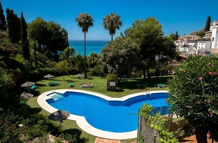 A2407 Charming Townhouse With Sea Views And Pool
