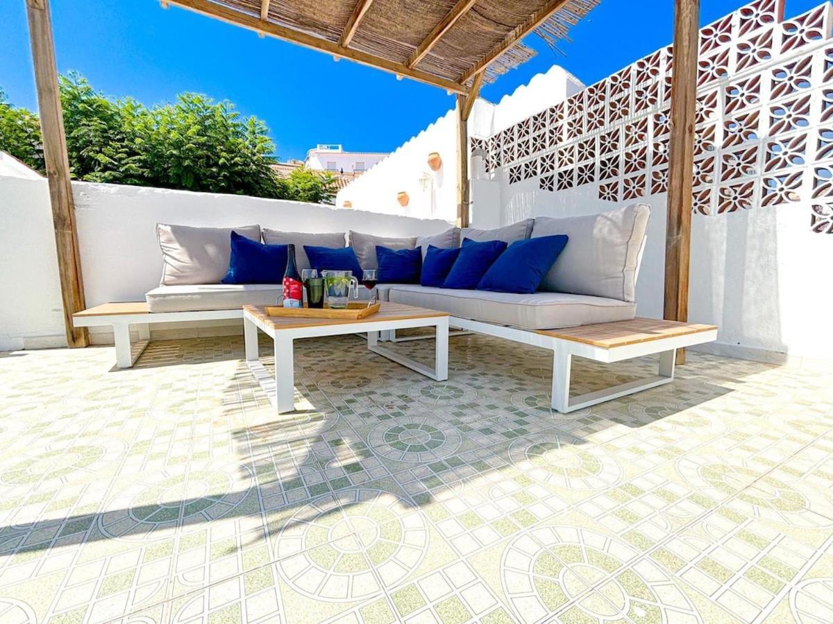 A2407 Charming Townhouse With Sea Views And Pool Nerja