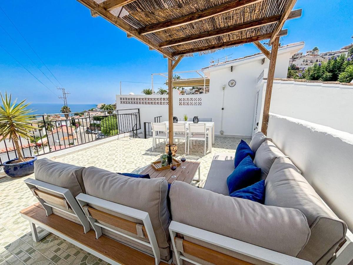 A2407 Charming Townhouse With Sea Views And Pool *