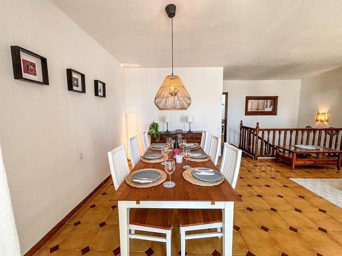 A2407 Charming Townhouse With Sea Views And Pool
