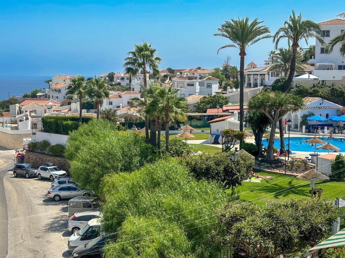 A2407 Charming Townhouse With Sea Views And Pool Nerja
