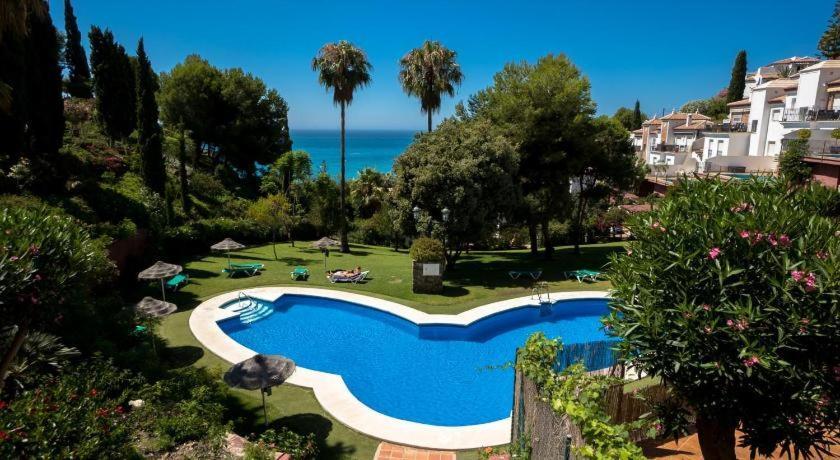A2407 Charming Townhouse With Sea Views And Pool